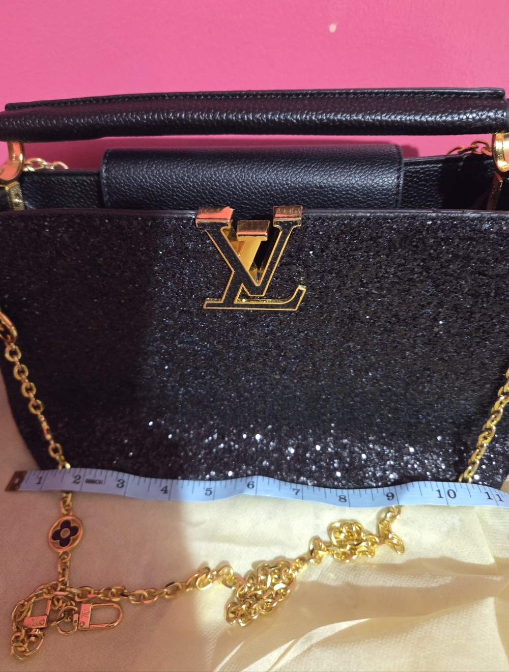 Classic Black Chain-Accent Women’s Shoulder Bag